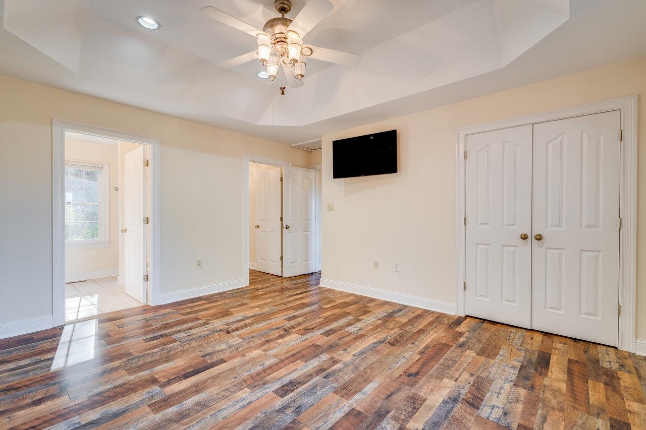 415 KNOB RD