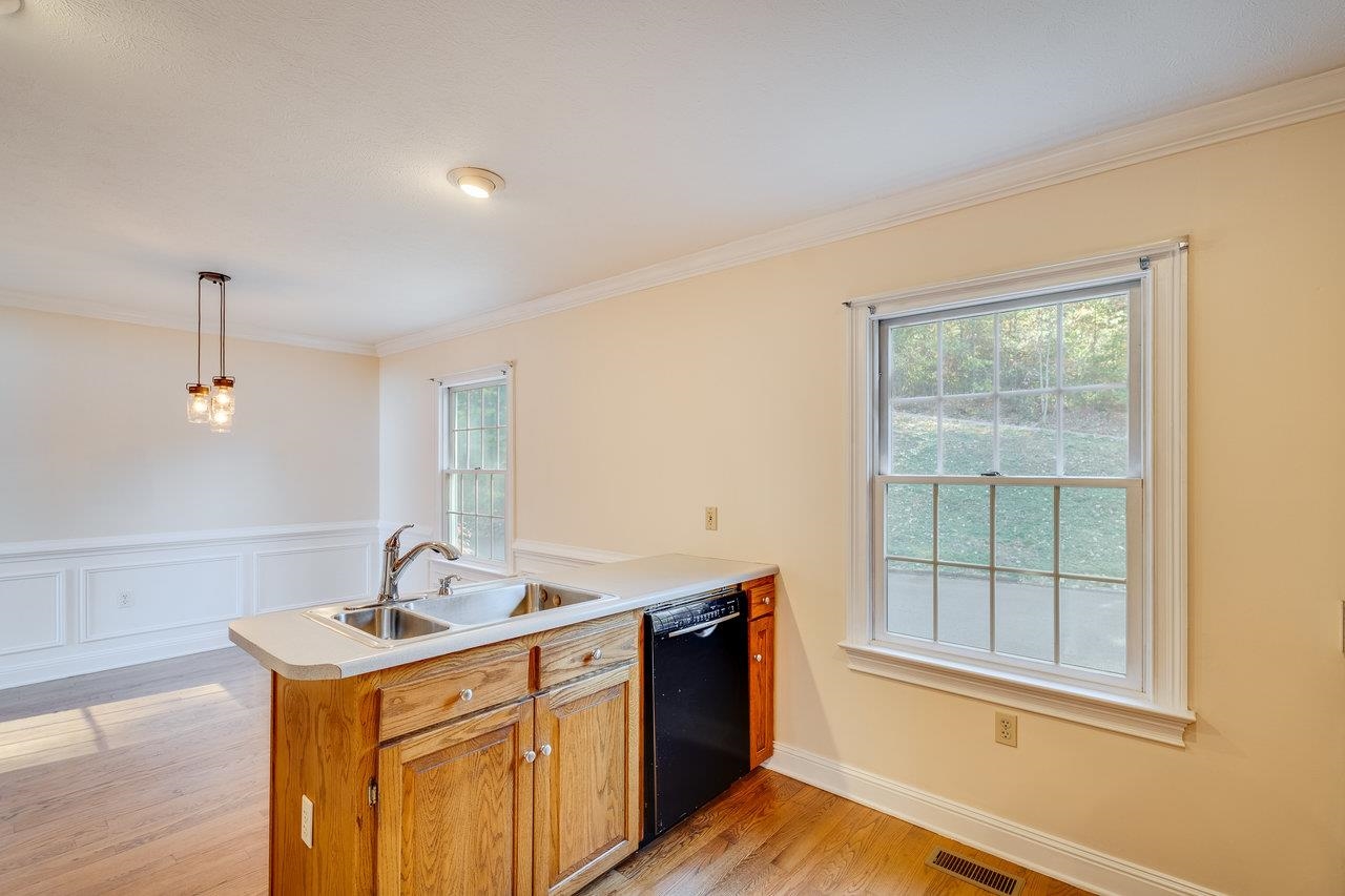 415 KNOB RD