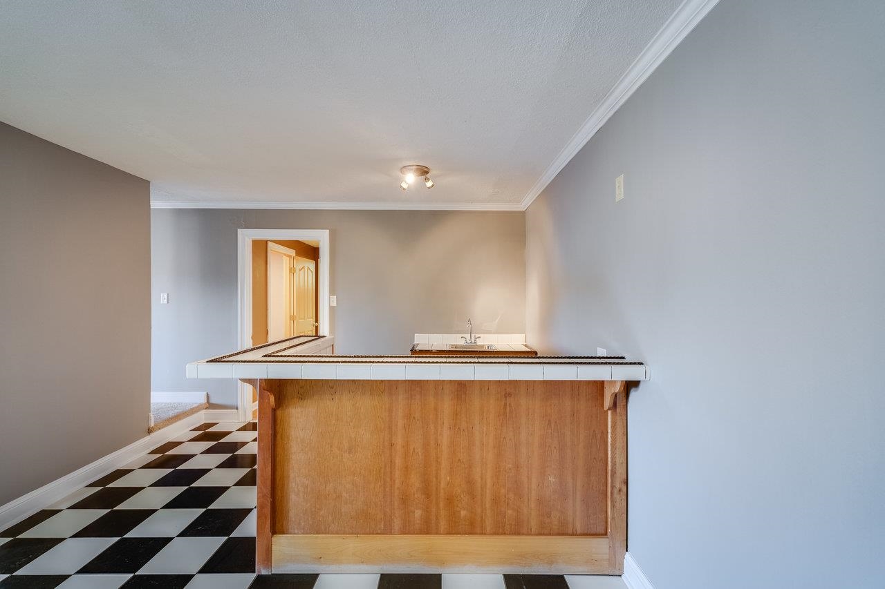 415 KNOB RD
