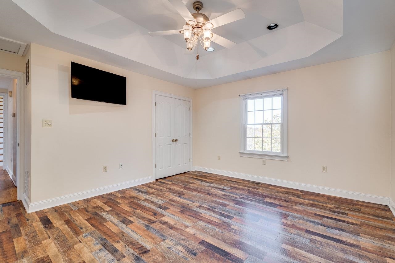 415 KNOB RD