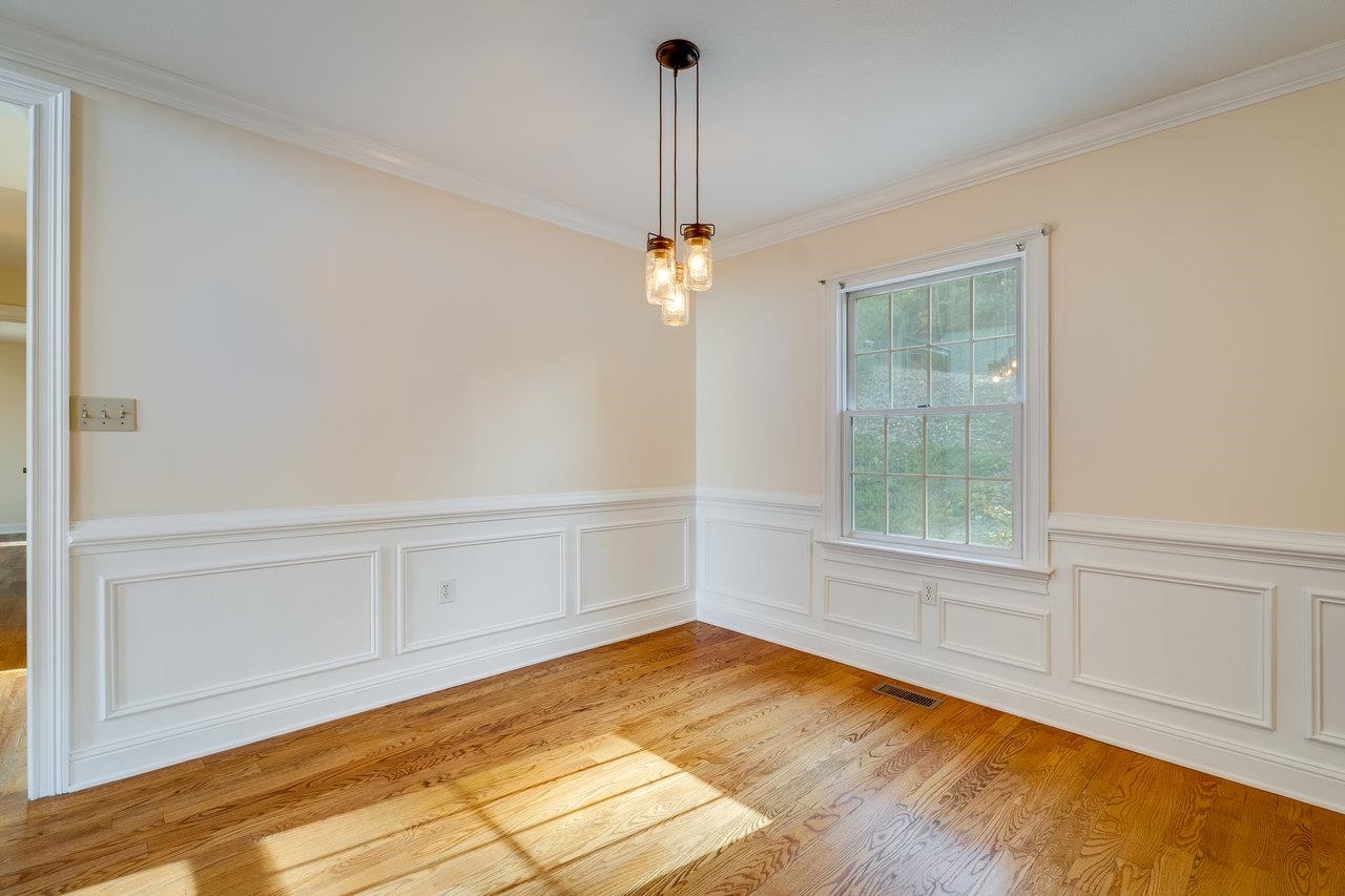 415 KNOB RD