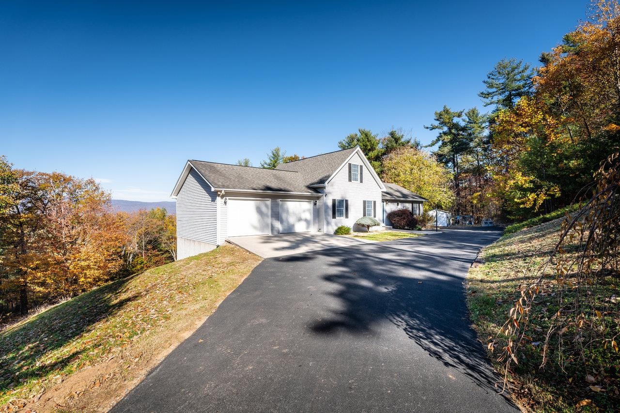 415 KNOB RD