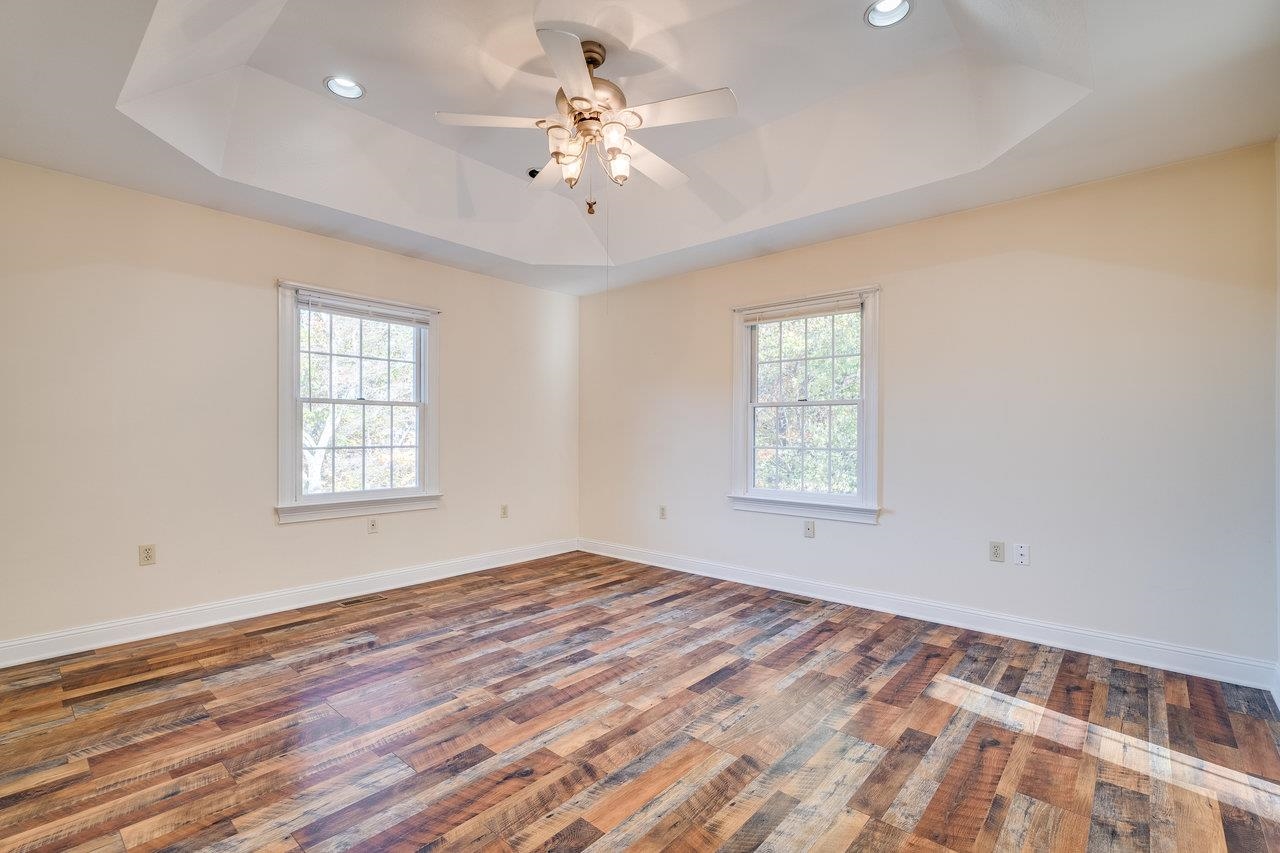415 KNOB RD