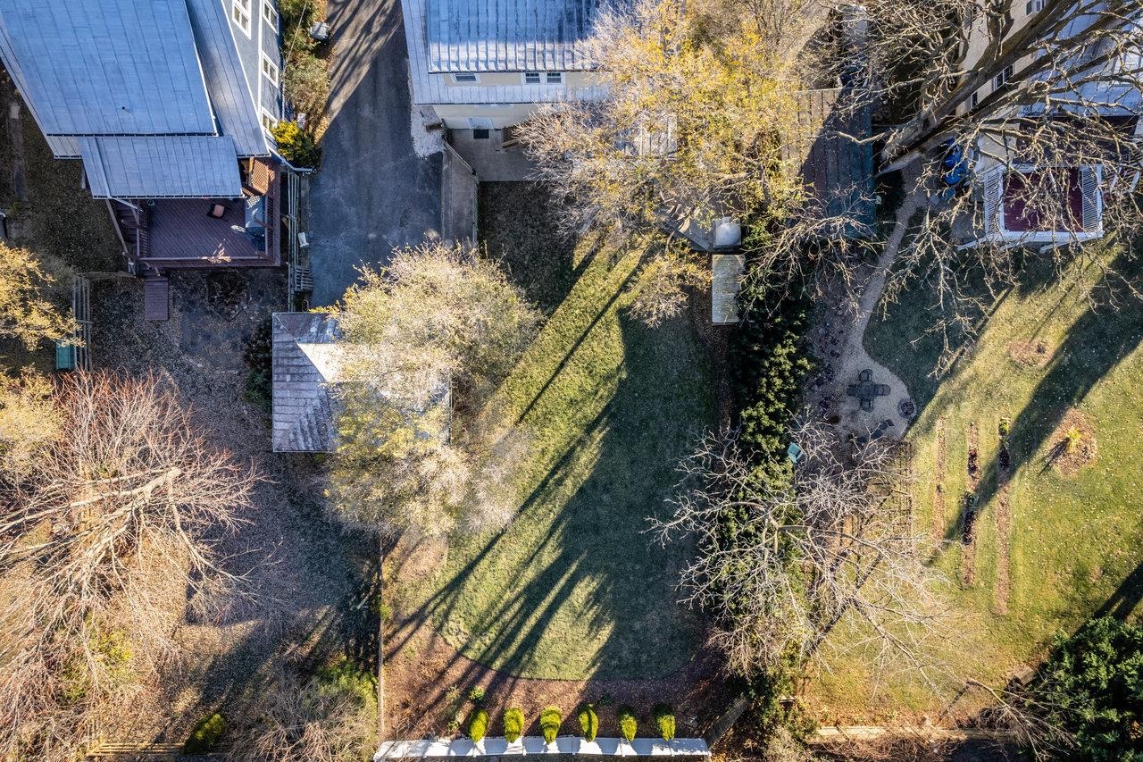 21 N WILLOW ST