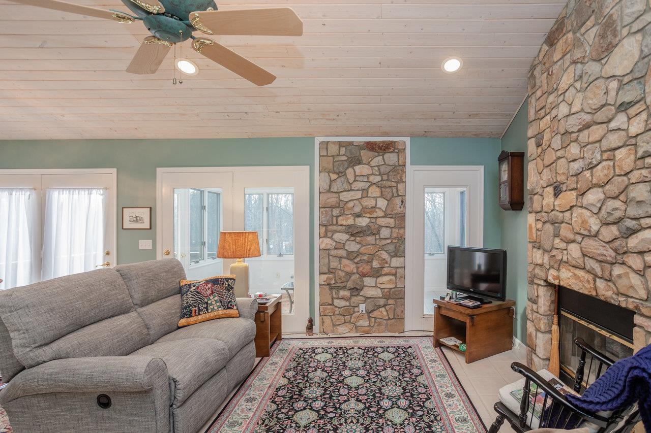 2980 LANIER LN
