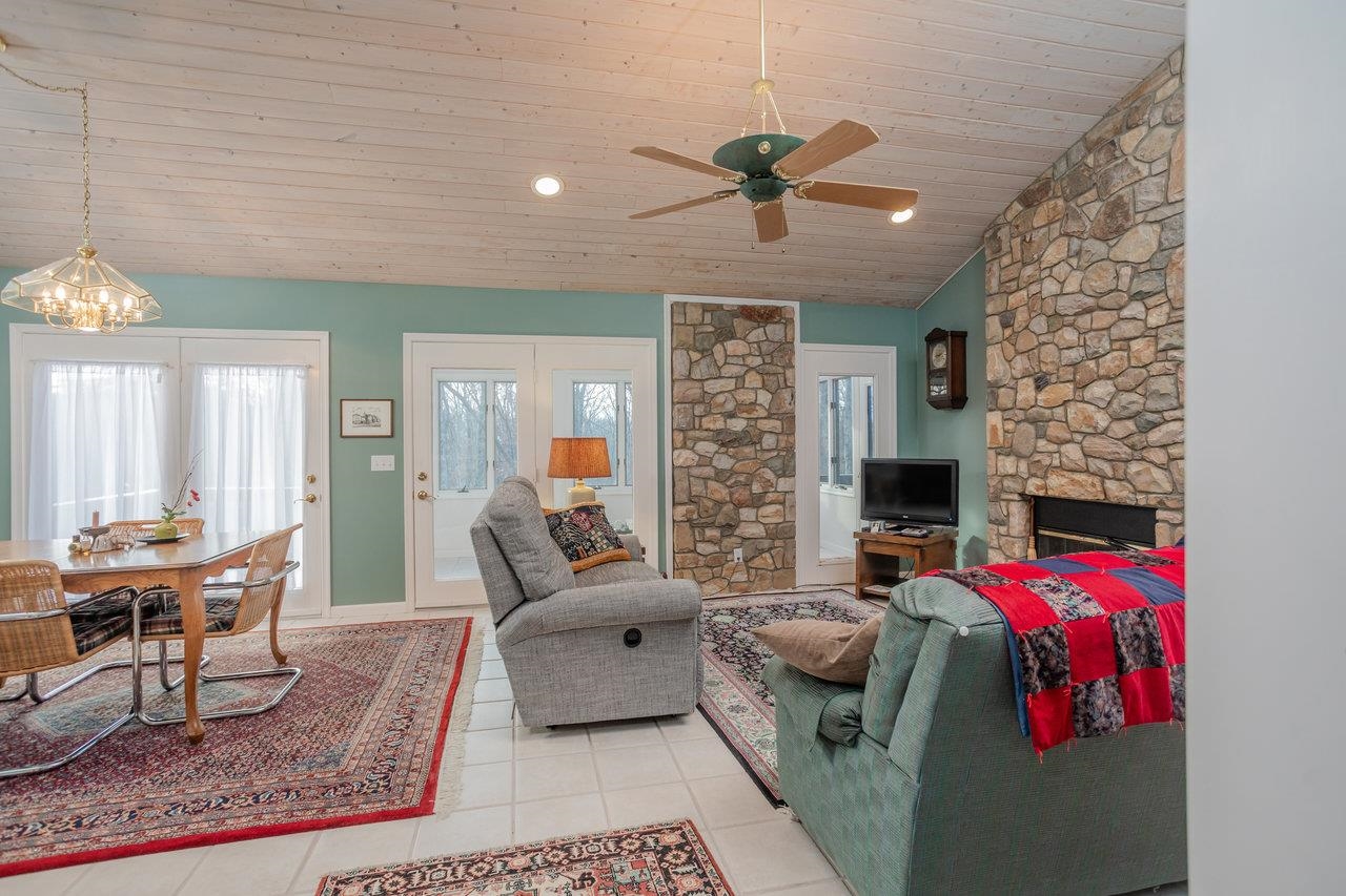2980 LANIER LN