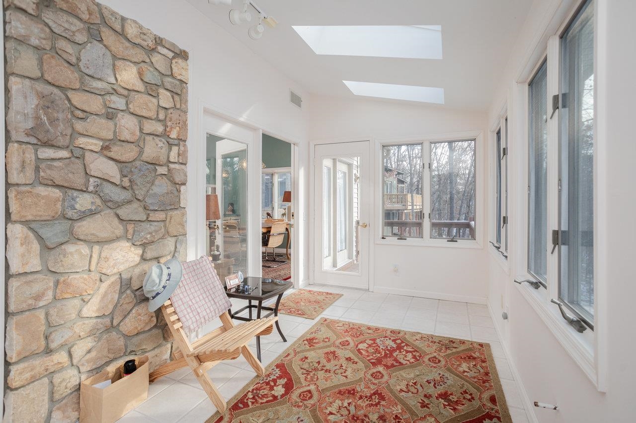2980 LANIER LN