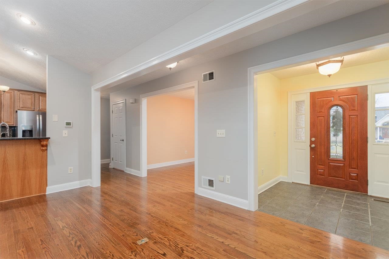 305 CONFEDERACY DR