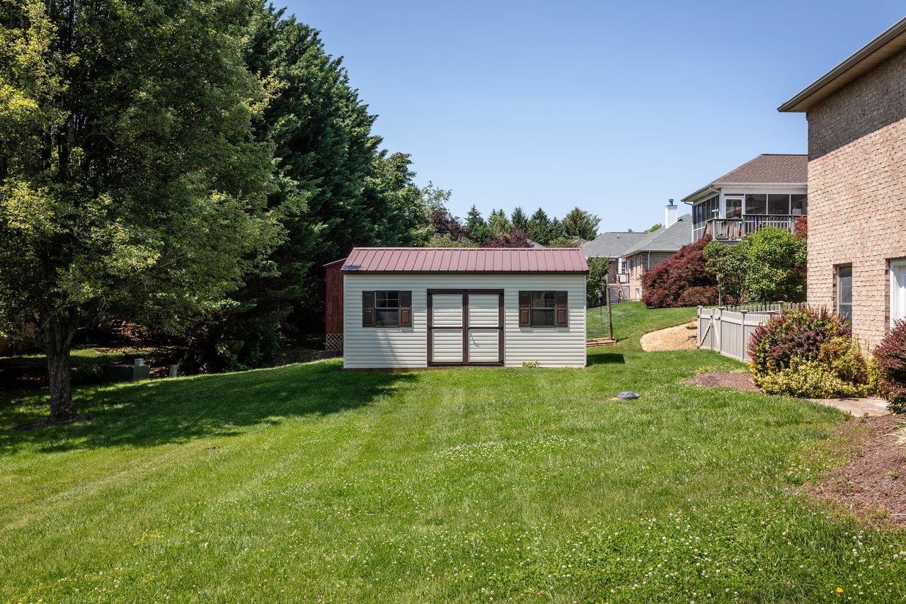 305 CONFEDERACY DR