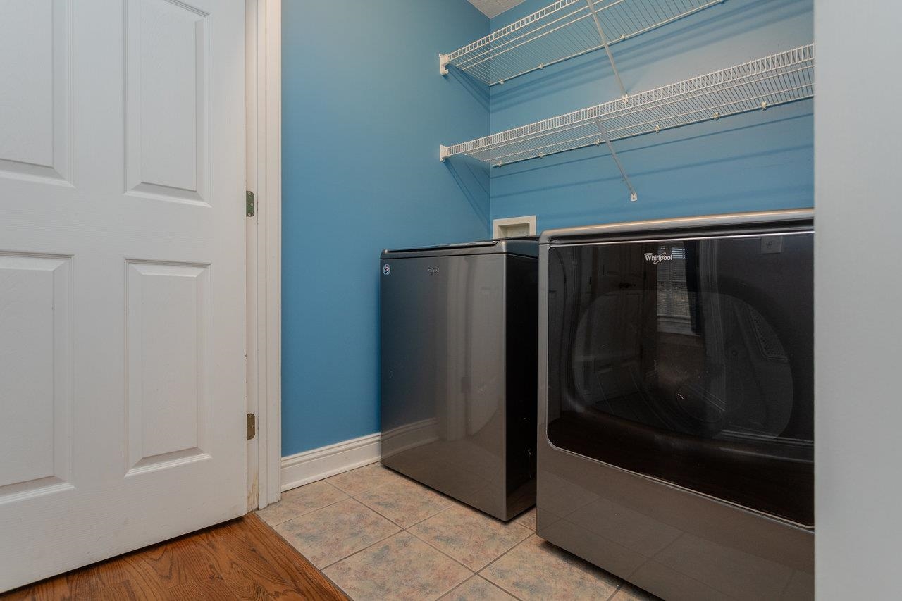 305 CONFEDERACY DR