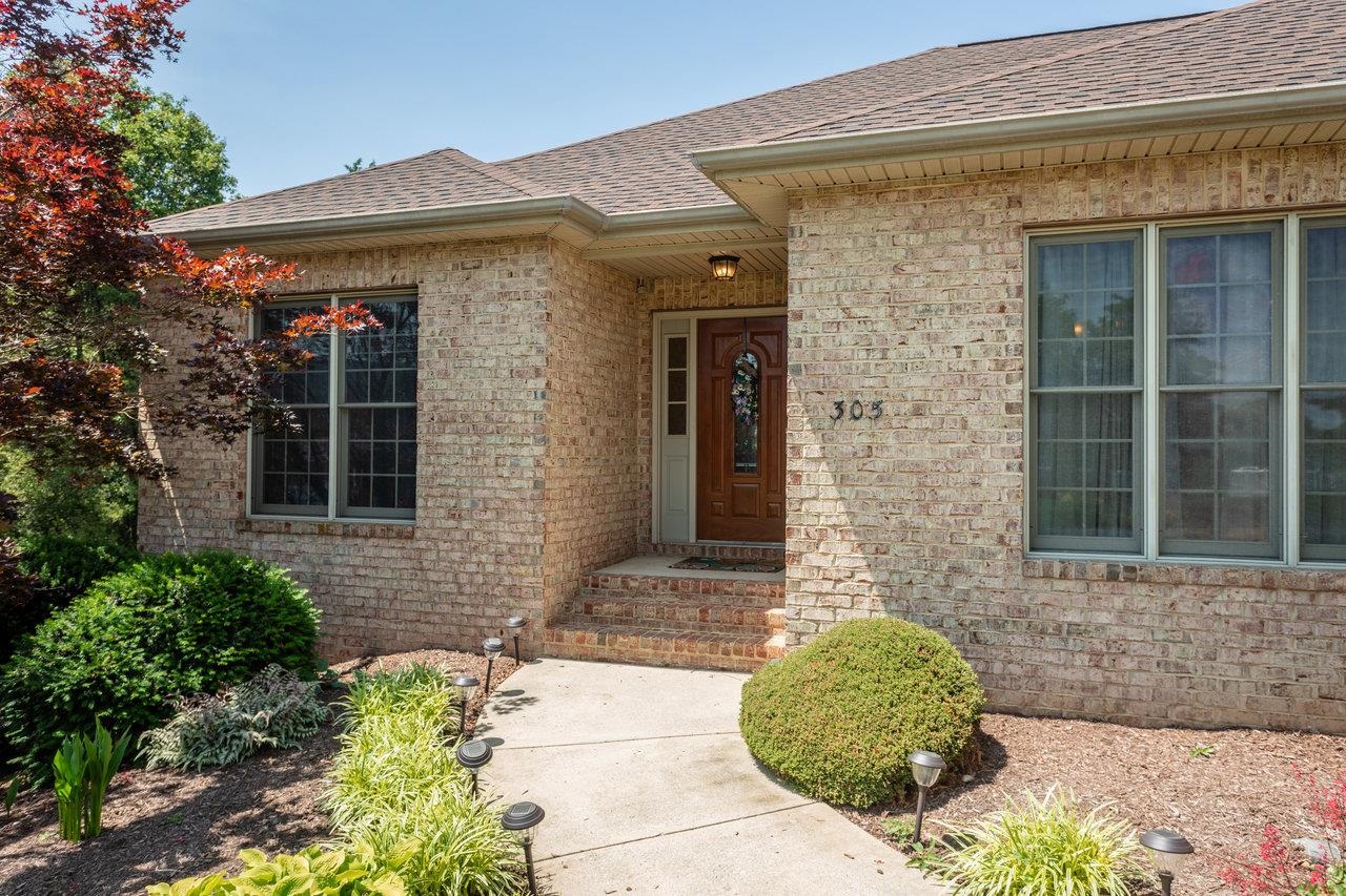 305 CONFEDERACY DR
