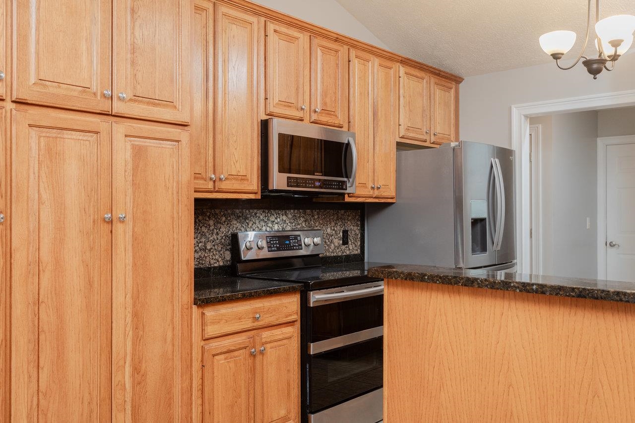 305 CONFEDERACY DR