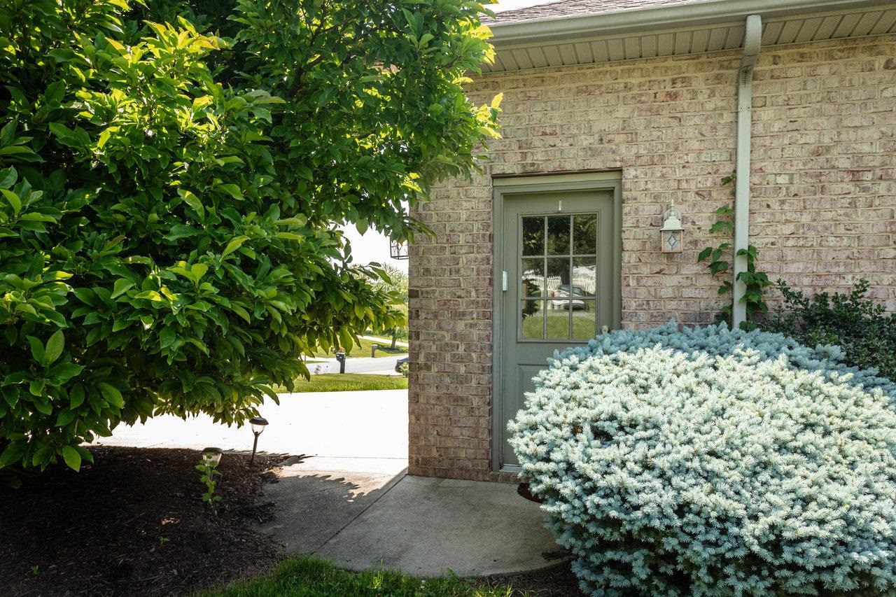 305 CONFEDERACY DR