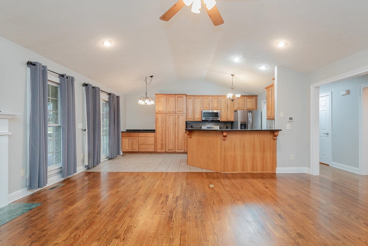 305 CONFEDERACY DR