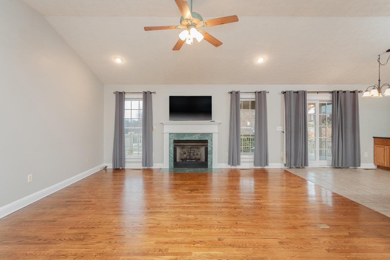 305 CONFEDERACY DR