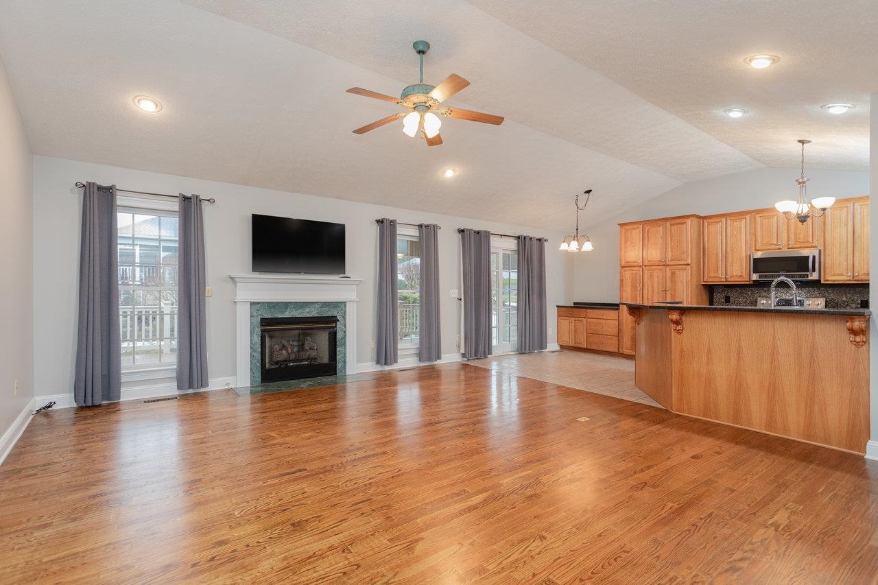 305 CONFEDERACY DR