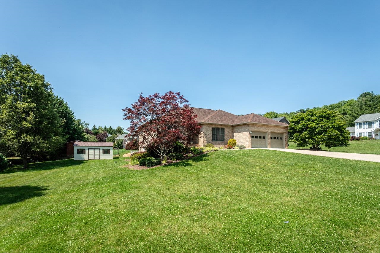 305 CONFEDERACY DR