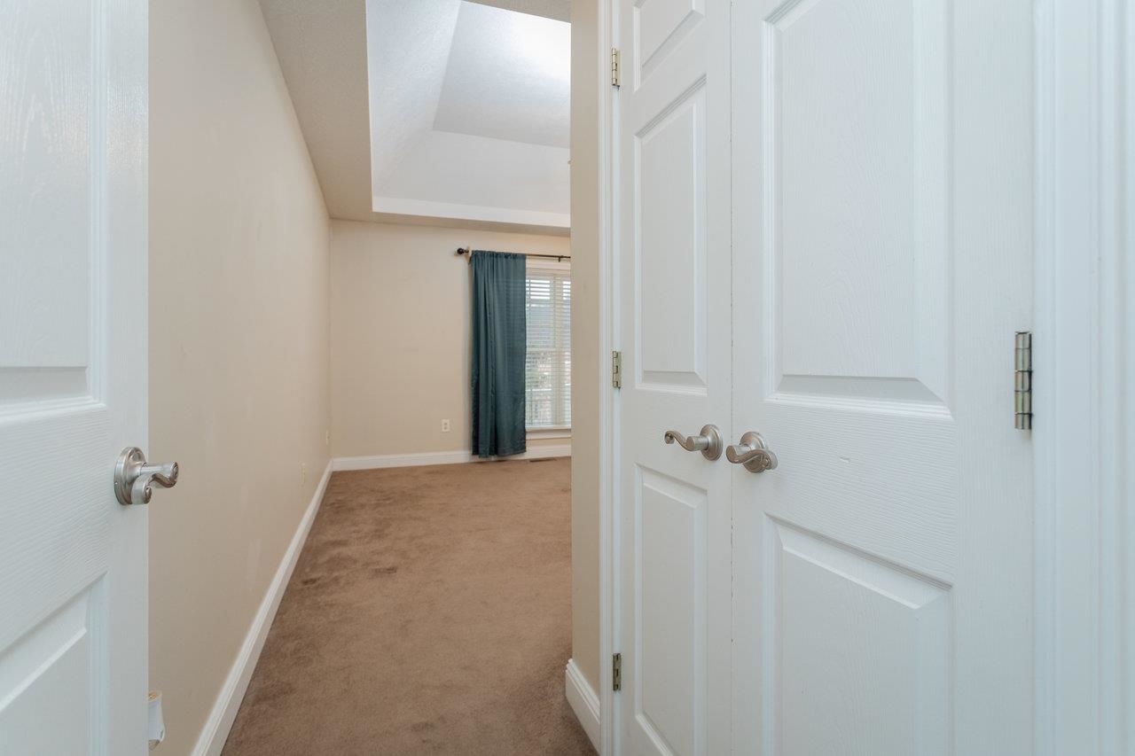 305 CONFEDERACY DR