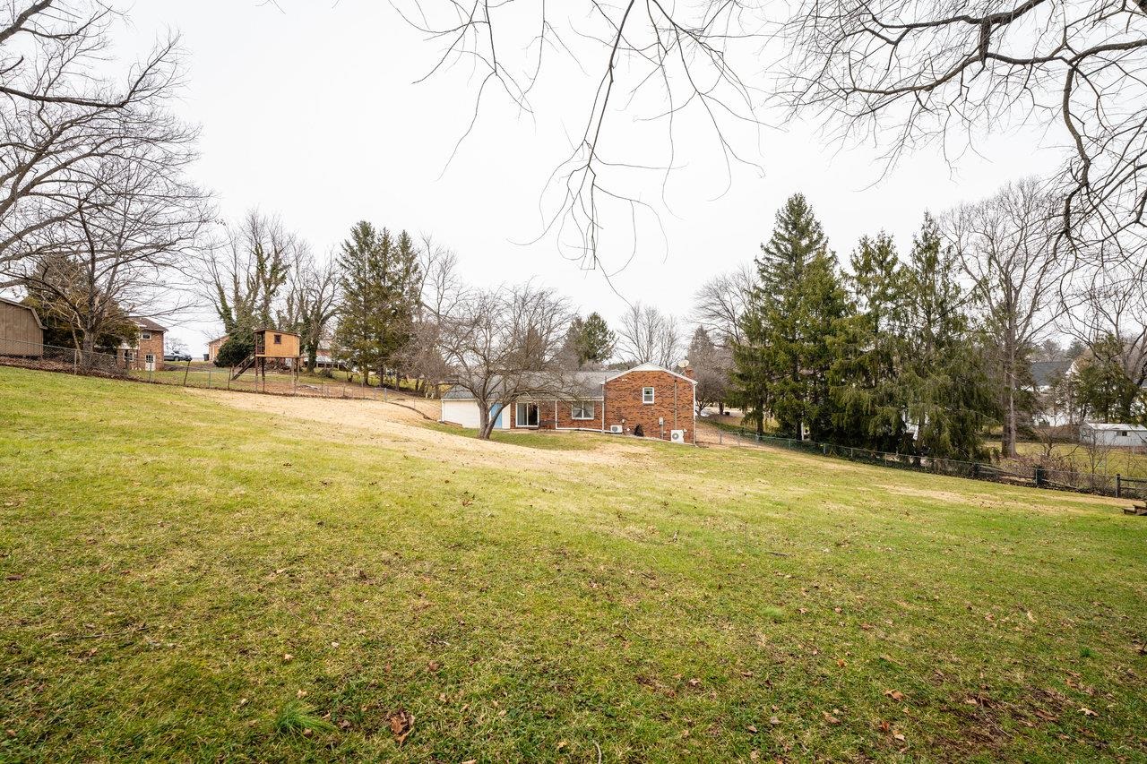 156 ABBOTT CIR