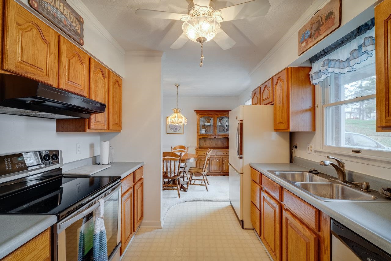 156 ABBOTT CIR
