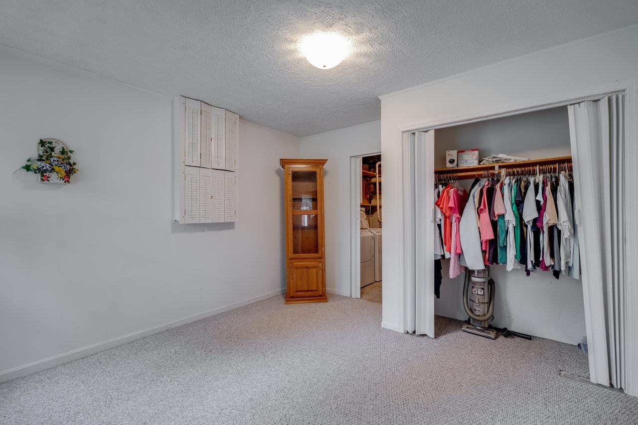 156 ABBOTT CIR
