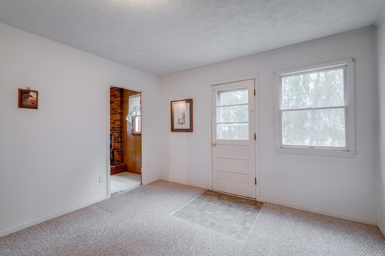 156 ABBOTT CIR