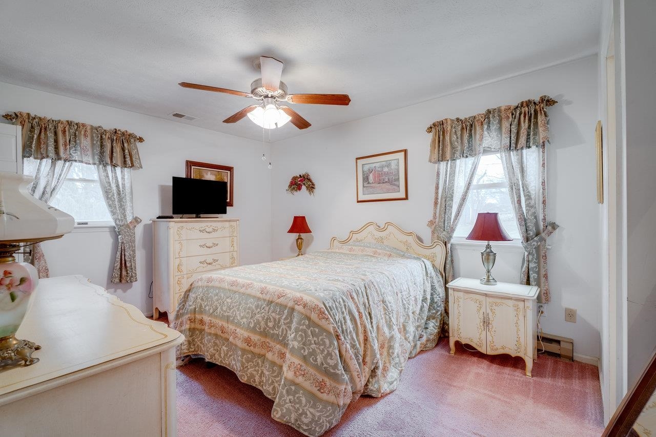 156 ABBOTT CIR