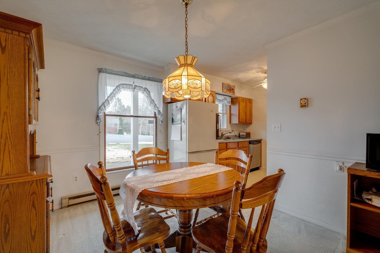 156 ABBOTT CIR