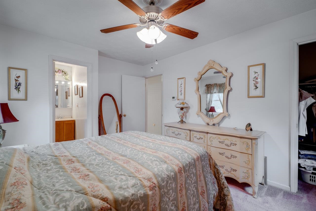 156 ABBOTT CIR