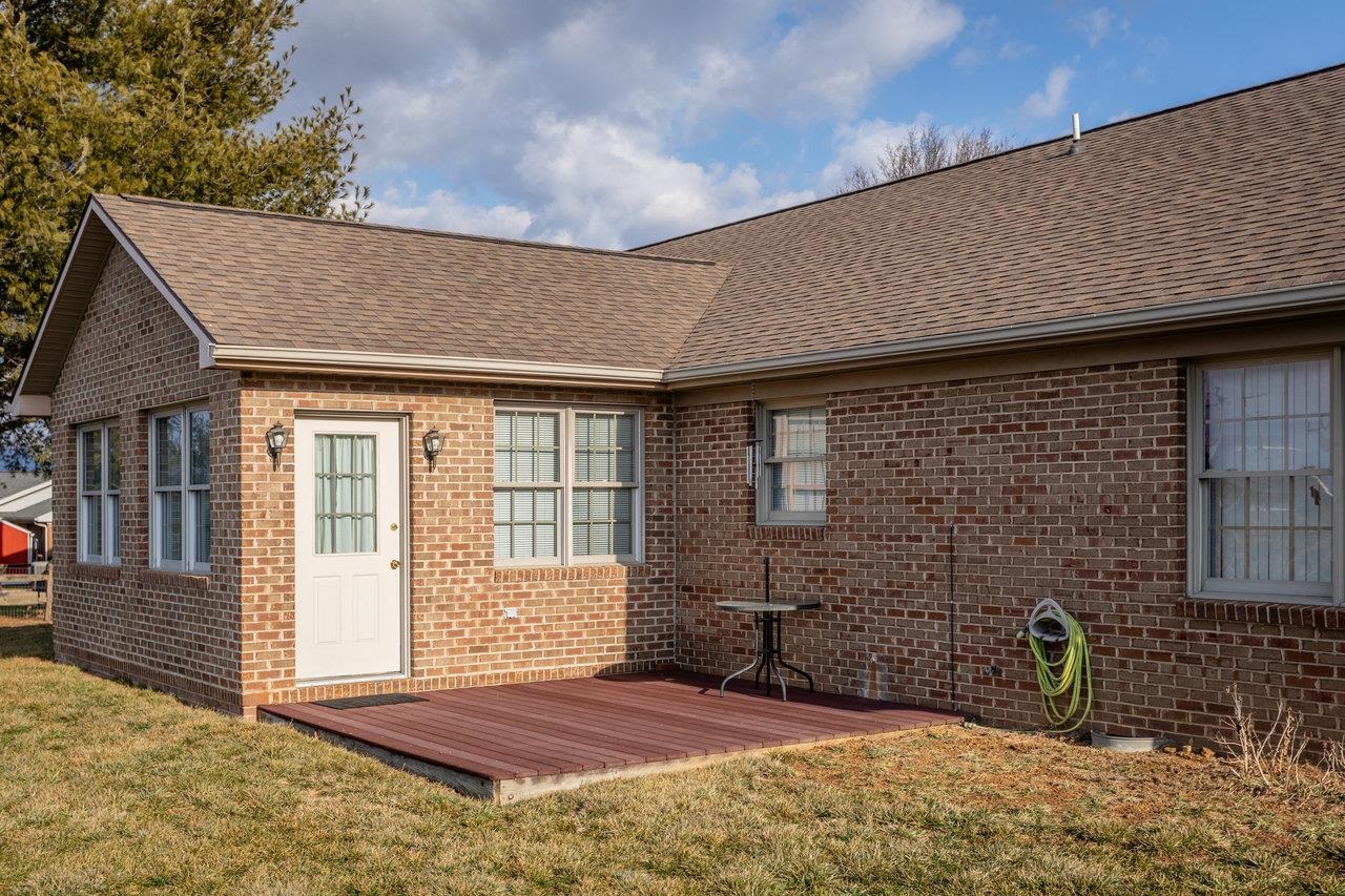 3195 NUTMEG CT