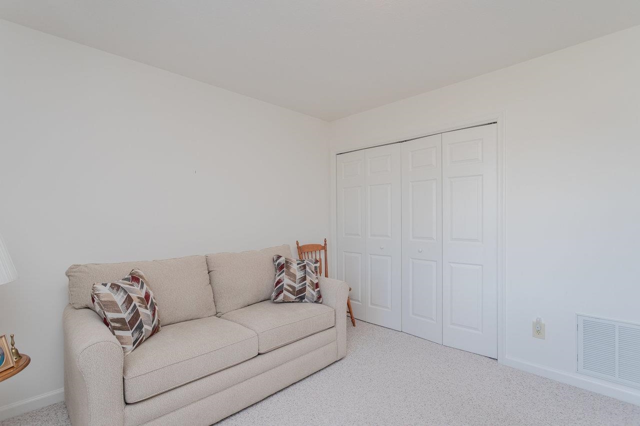 3195 NUTMEG CT