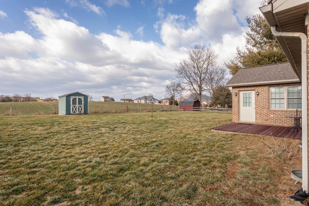 3195 NUTMEG CT