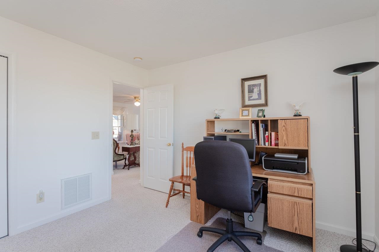 3195 NUTMEG CT