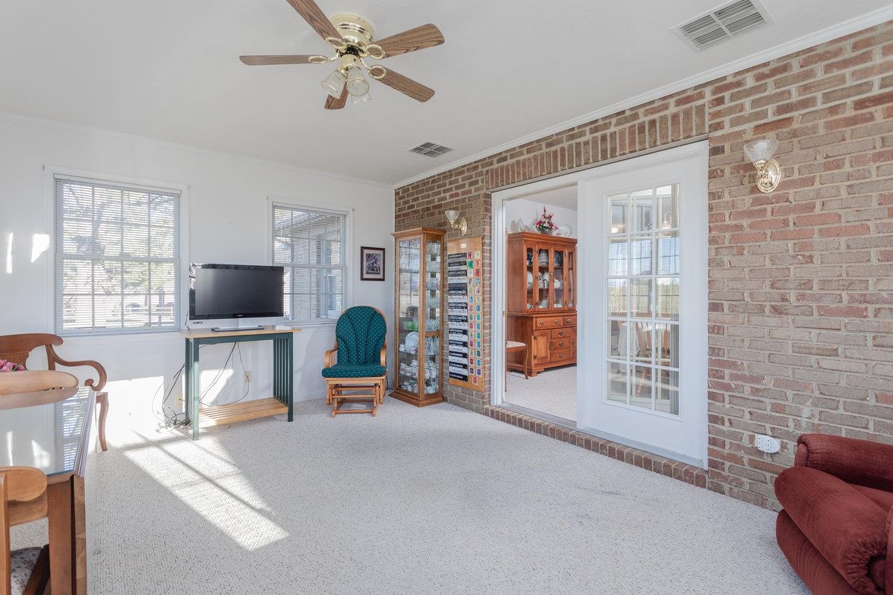 3195 NUTMEG CT