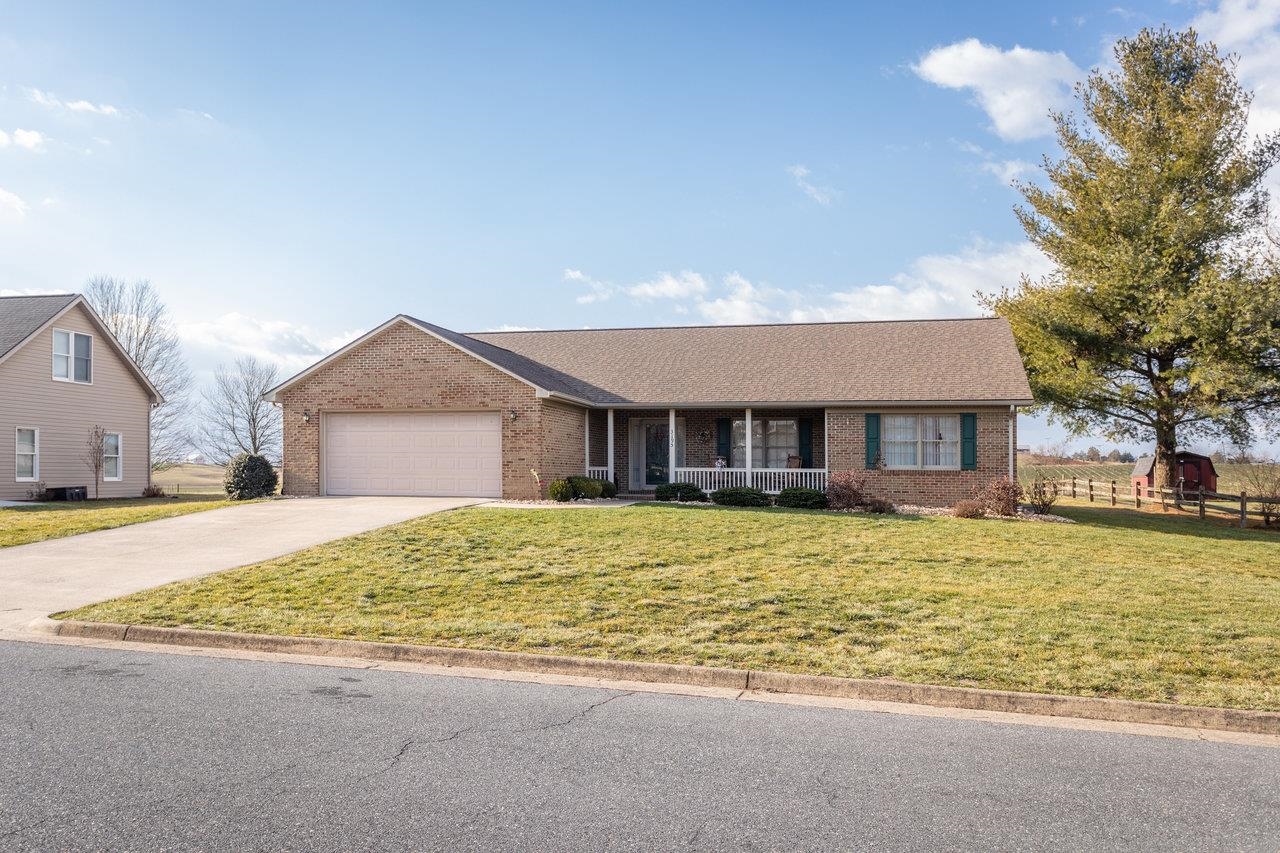 3195 NUTMEG CT