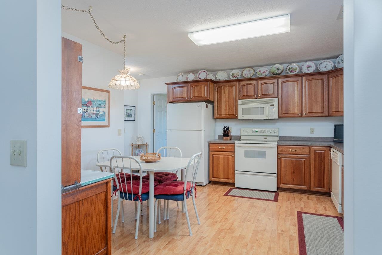 3195 NUTMEG CT