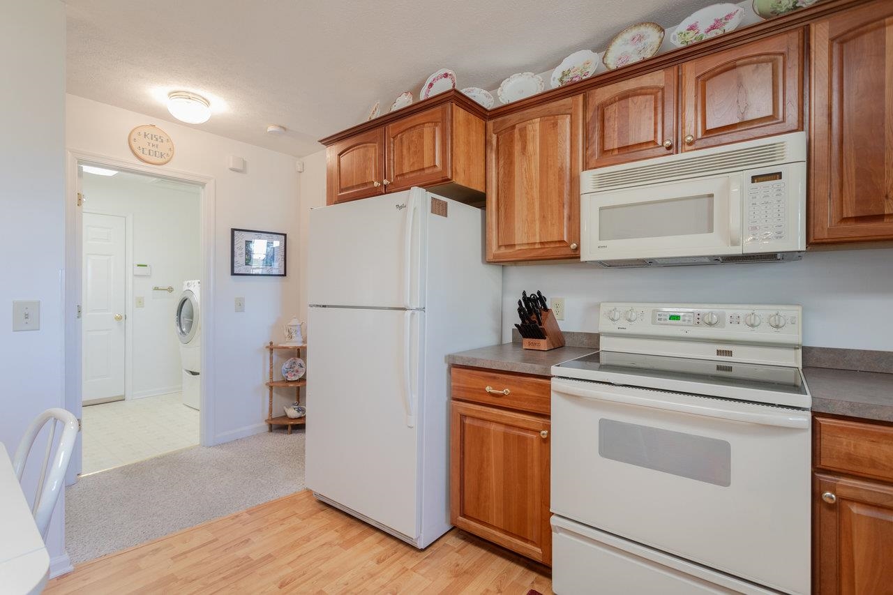 3195 NUTMEG CT