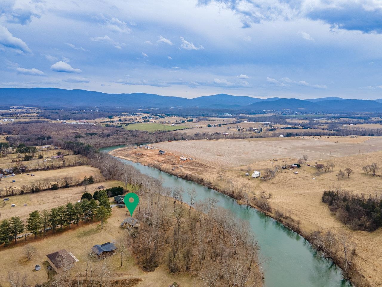 3523 RIVERBEND DR