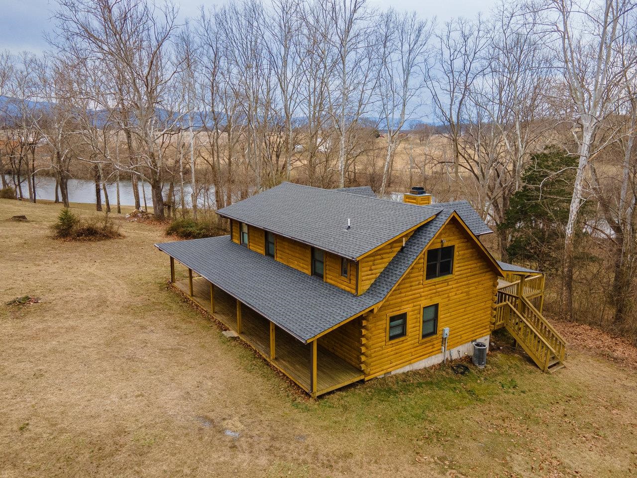 3523 RIVERBEND DR