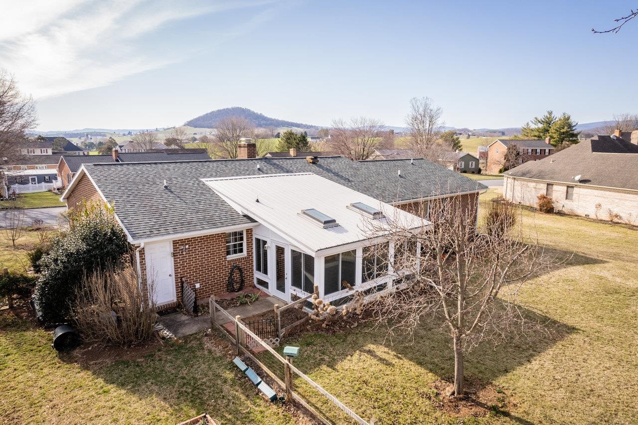 3636 NUTMEG CT