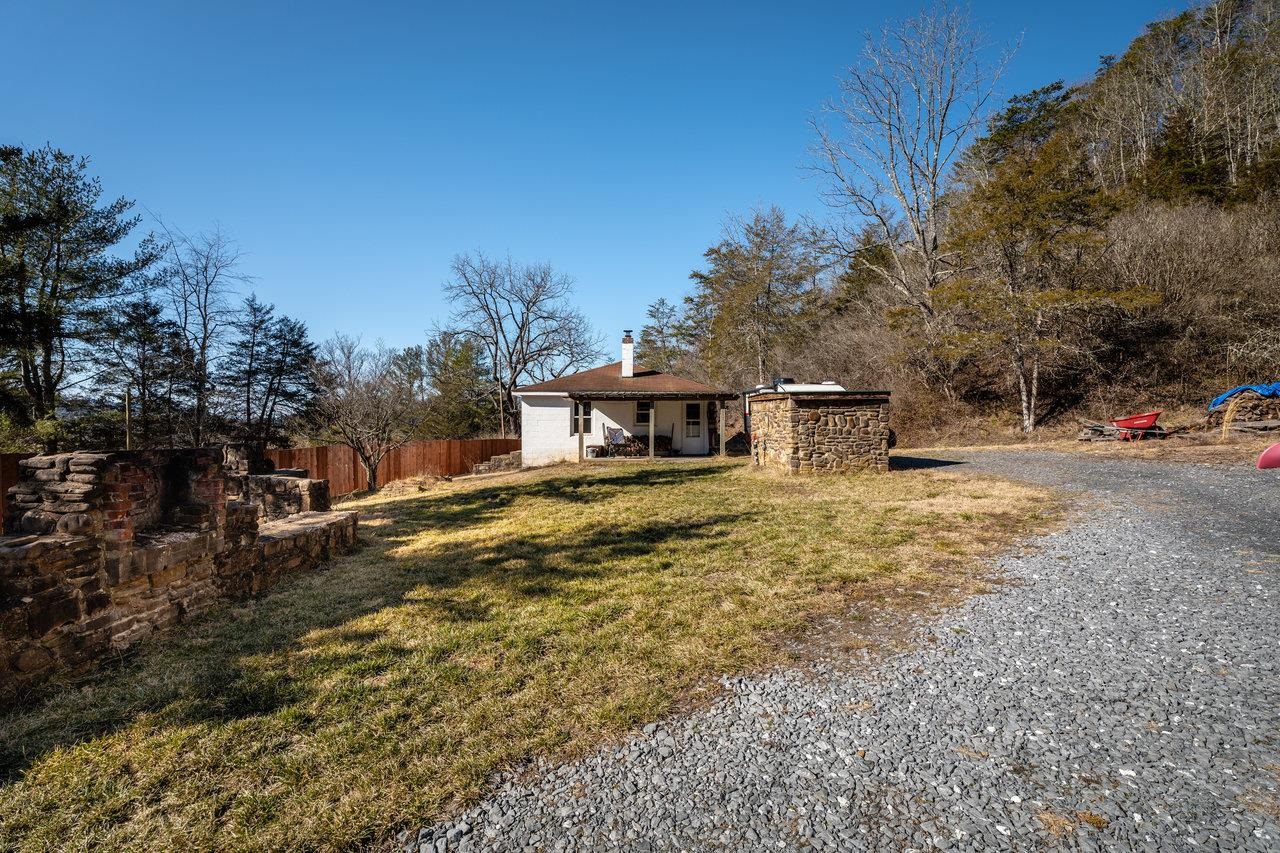 2077 DEERFIELD VALLEY RD