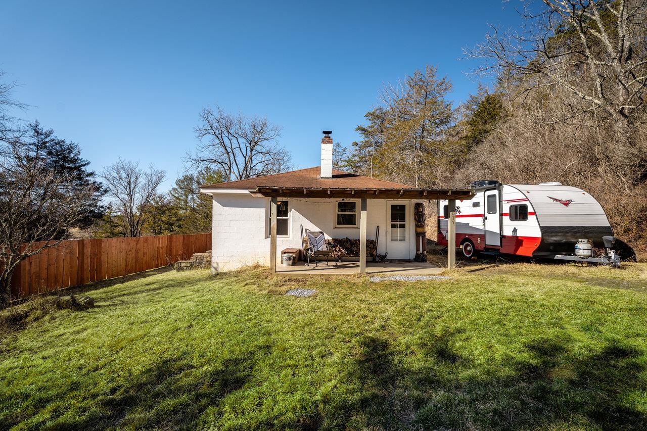 2077 DEERFIELD VALLEY RD