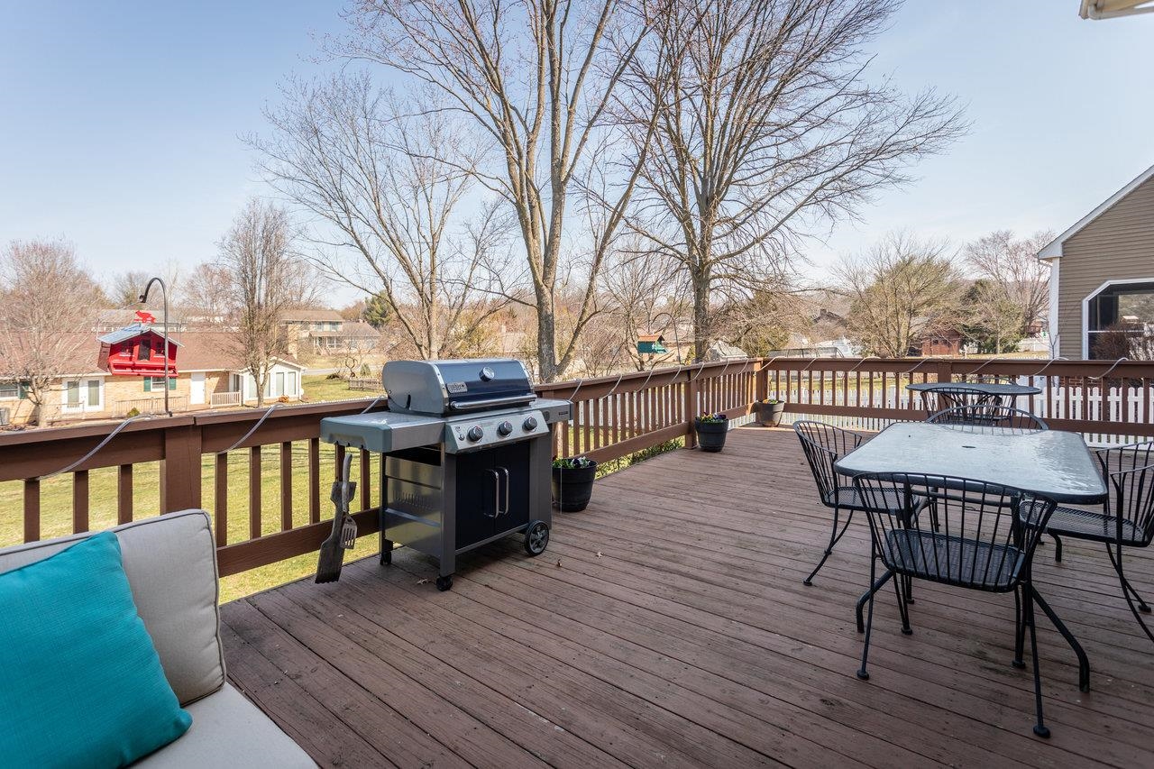 3426 REDBUD LN