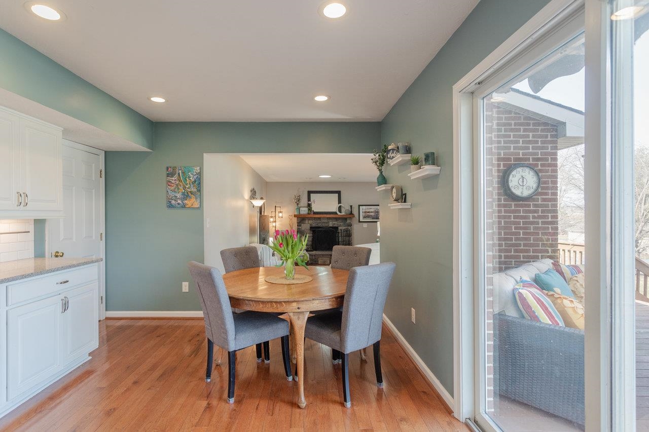 3426 REDBUD LN
