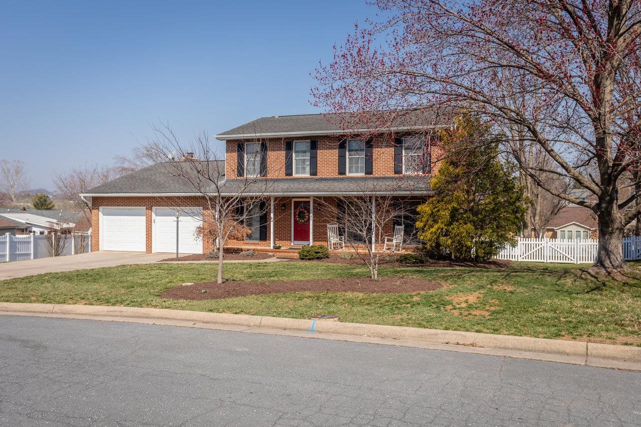 3426 REDBUD LN