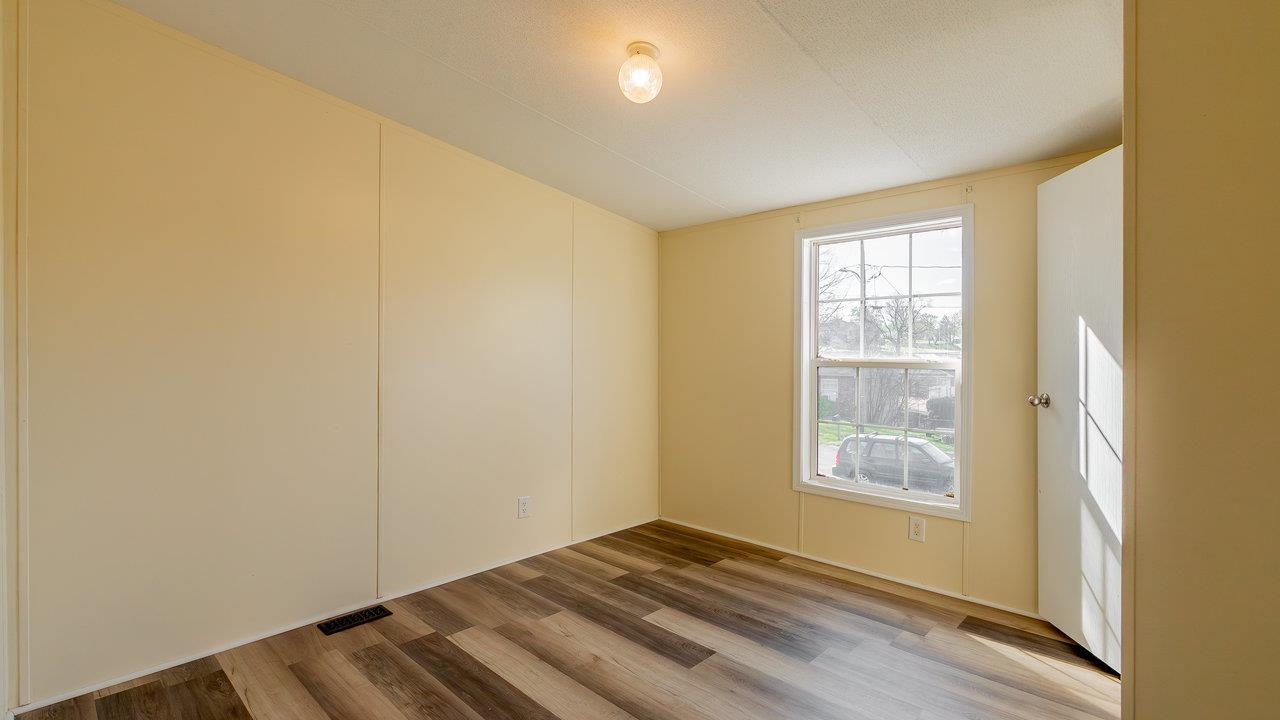 909 CAROL AVE
