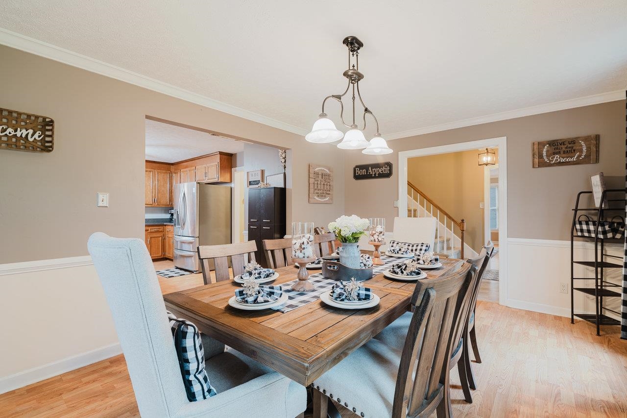 104 HUNTSHIRE PL