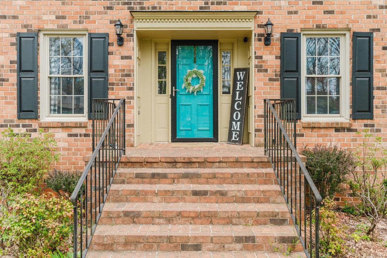 104 HUNTSHIRE PL