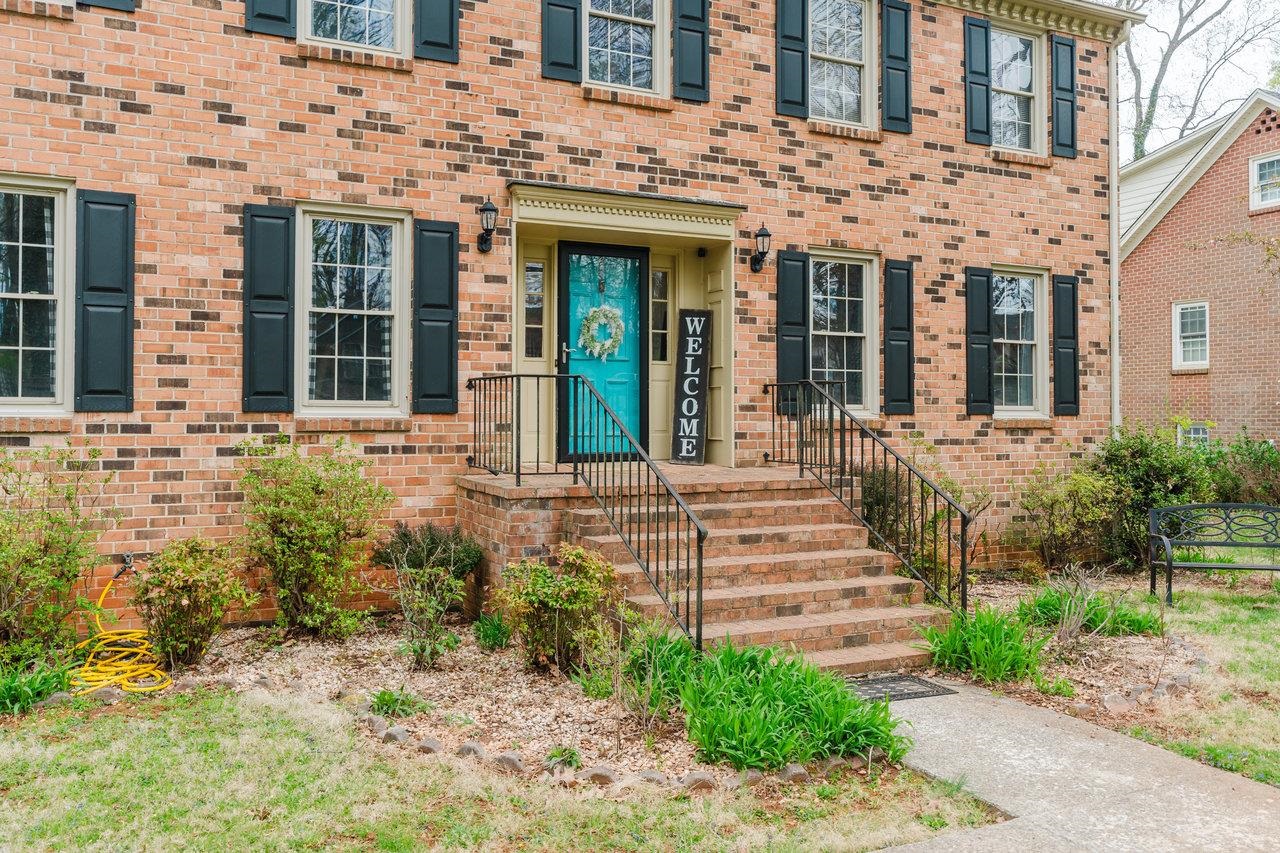 104 HUNTSHIRE PL