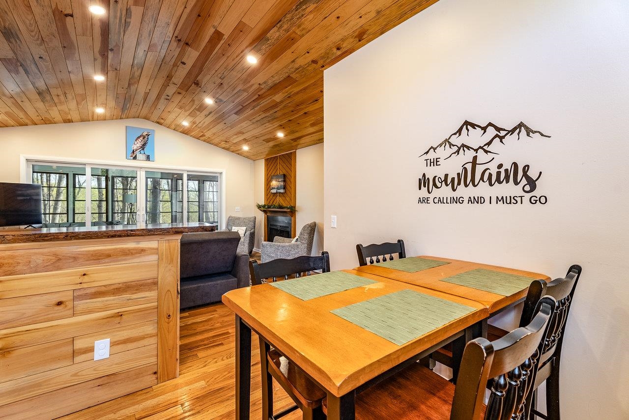 2829 LANIER LN